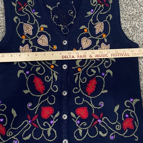 NEW Women Small 4/6 Fall Sweater Vest Leaves Navy Blue Green Red Bead Embroidery - Picture 9 of 10